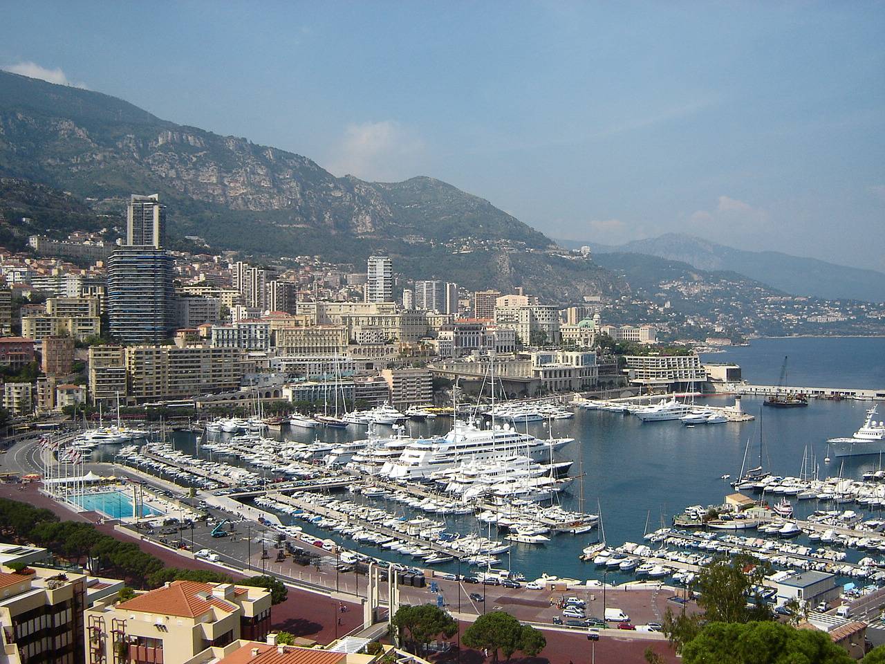 موناكو فيل - يعنى 