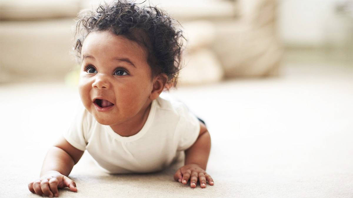 الأطعمة التي تلائم الطفل بداية من الشهر السادس - يعنى 