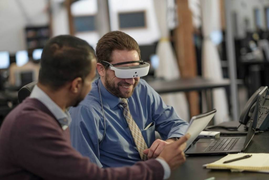 نظارة تتيح للمكفوفين الرؤية - يعنى 