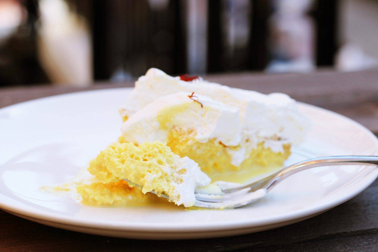 طريقة كيكة الزعفران بالحليب - يعنى 